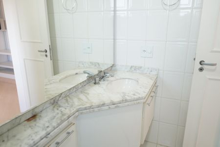 Apartamento à venda com 105m², 3 quartos e 2 vagasBanheiro da Suíte