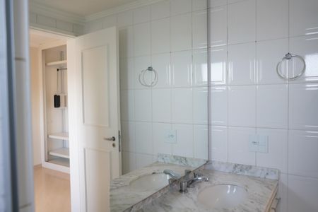 Apartamento à venda com 105m², 3 quartos e 2 vagasBanheiro da Suíte