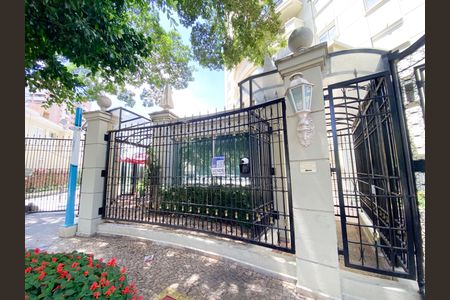 Apartamento à venda com 105m², 3 quartos e 2 vagasFachada