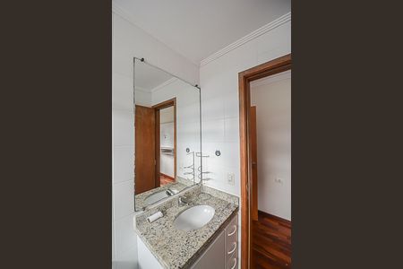 Apartamento à venda com 71m², 2 quartos e 2 vagasBanheiro da Suíte