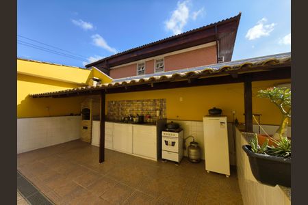 Casa de condomínio para alugar com 600m², 5 quartos e 3 vagas