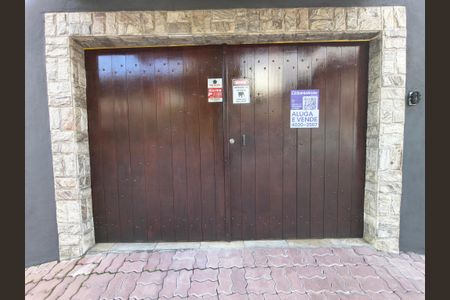 Casa de condomínio para alugar com 600m², 5 quartos e 3 vagas