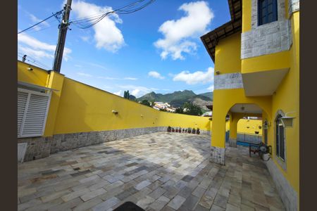Casa de condomínio para alugar com 600m², 5 quartos e 3 vagas