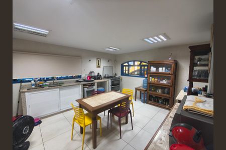 Casa de condomínio para alugar com 600m², 5 quartos e 3 vagas