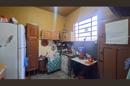 Casa à venda com 3 quartos, 300m² em Floresta, Belo Horizonte