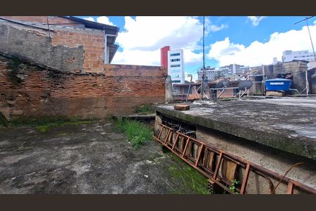 Casa à venda com 3 quartos, 300m² em Floresta, Belo Horizonte
