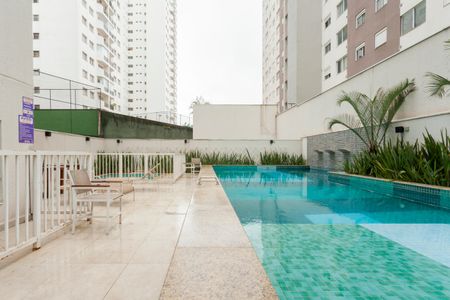 Apartamento à venda com 37m², 1 quarto e sem vagaÁrea comum - Piscina
