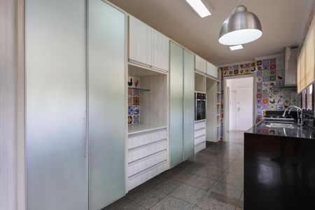 Apartamento à venda com 160m², 3 quartos e 3 vagasCozinha