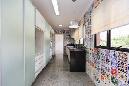 Apartamento à venda com 160m², 3 quartos e 3 vagasCozinha