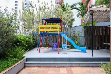 Apartamento à venda com 160m², 3 quartos e 3 vagasÁrea comum - Playground