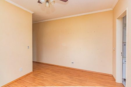 Sala  de apartamento para alugar com 2 quartos, 43m² em Morro Santana, Porto Alegre