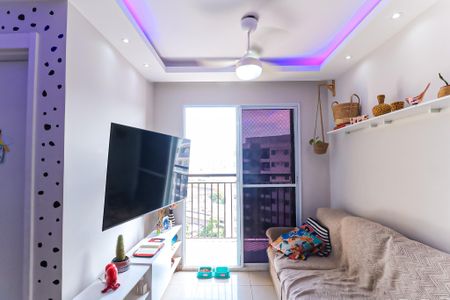 Sala de apartamento para alugar com 2 quartos, 49m² em Del Castilho, Rio de Janeiro