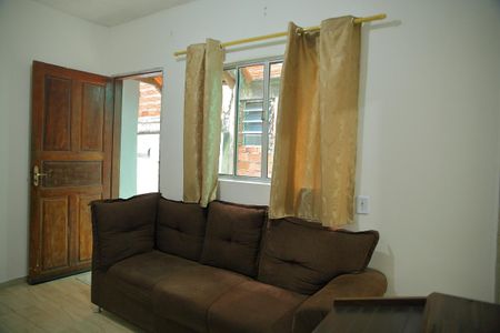 Casa à venda com 106m², 2 quartos e 1 vagaSala
