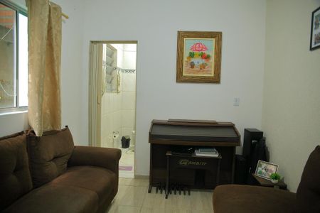 Casa à venda com 106m², 2 quartos e 1 vagaSala