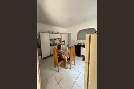 Casa à venda com 220m², 4 quartos e 2 vagasCozinha