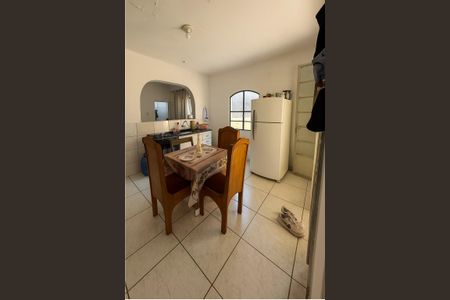 Casa à venda com 220m², 4 quartos e 2 vagasCozinha