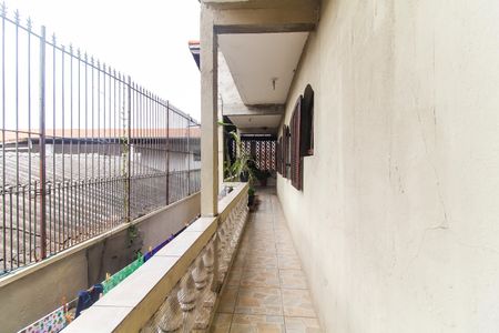 Casa à venda com 362m², 4 quartos e 4 vagas Casa à venda com 362m², 4 quartos e 4 vagasCorredor