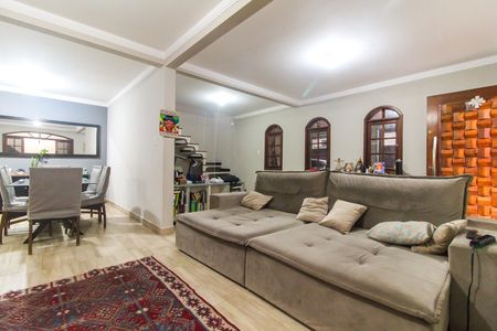 Casa à venda com 362m², 4 quartos e 4 vagas Casa à venda com 362m², 4 quartos e 4 vagasSala