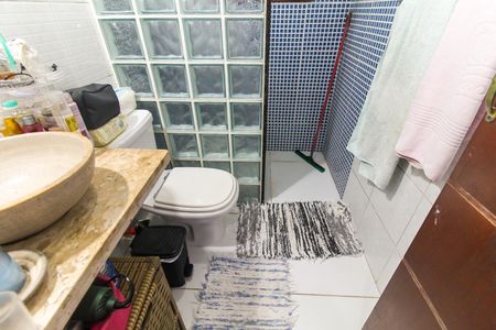 Casa à venda com 362m², 4 quartos e 4 vagas Casa à venda com 362m², 4 quartos e 4 vagasBanheiro da Suíte 1