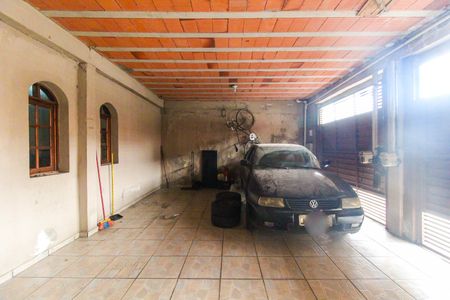 Casa à venda com 362m², 4 quartos e 4 vagas Casa à venda com 362m², 4 quartos e 4 vagasGaragem