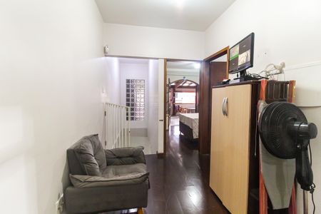 Casa à venda com 362m², 4 quartos e 4 vagas Casa à venda com 362m², 4 quartos e 4 vagasHall