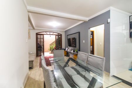 Casa à venda com 362m², 4 quartos e 4 vagas Casa à venda com 362m², 4 quartos e 4 vagasSala