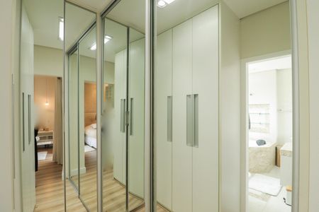 Apartamento à venda com 327m², 4 quartos e 2 vagasSuíte 1