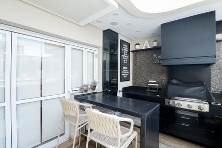 Apartamento à venda com 327m², 4 quartos e 2 vagasChurrasqueira/Piscina