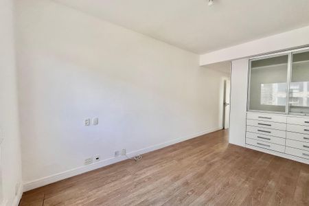 Apartamento à venda com 98m², 3 quartos e 1 vaga Apartamento à venda com 98m², 3 quartos e 1 vagaSuite