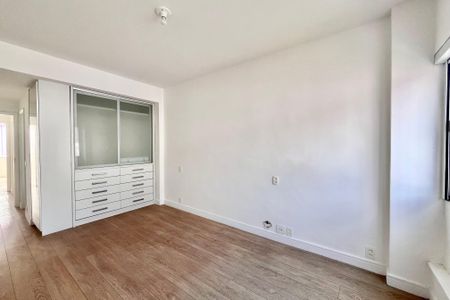 Apartamento à venda com 98m², 3 quartos e 1 vaga Apartamento à venda com 98m², 3 quartos e 1 vagaSuite