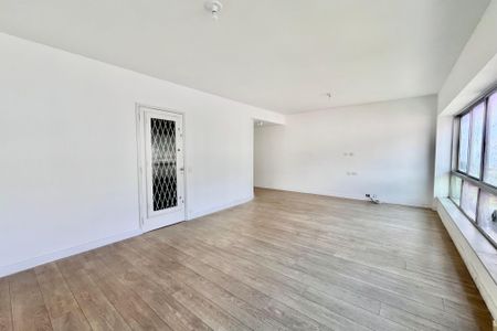 Apartamento à venda com 98m², 3 quartos e 1 vaga Apartamento à venda com 98m², 3 quartos e 1 vagaSala