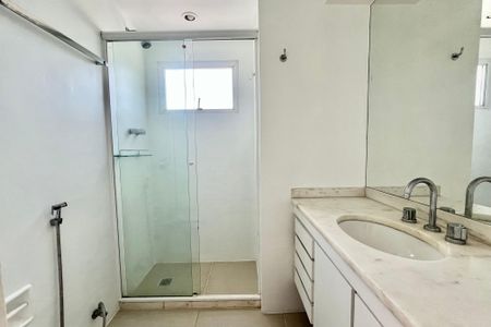 Apartamento à venda com 98m², 3 quartos e 1 vaga Apartamento à venda com 98m², 3 quartos e 1 vagaBanheiro social