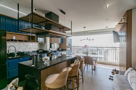 Sala e cozinha de apartamento à venda com 2 quartos, 74m² em Vila Nair, São Paulo