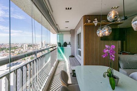 Apartamento à venda com 74m², 2 quartos e 1 vaga Apartamento à venda com 74m², 2 quartos e 1 vagaVaranda