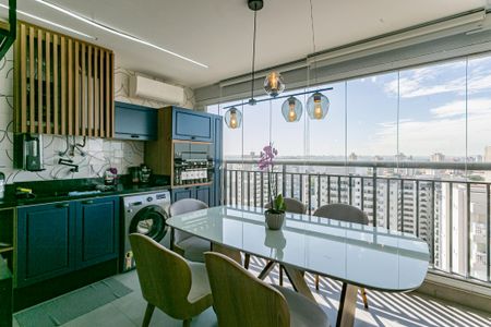 Apartamento à venda com 74m², 2 quartos e 1 vaga Apartamento à venda com 74m², 2 quartos e 1 vagaVaranda