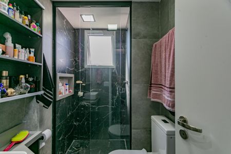 Apartamento à venda com 74m², 2 quartos e 1 vaga Apartamento à venda com 74m², 2 quartos e 1 vagaBanheiro da Suíte