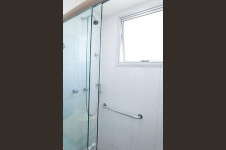 Apartamento à venda com 95m², 3 quartos e 2 vagasBanheiro suite 