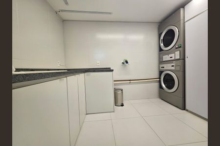 Studio para alugar com 32m², 1 quarto e 1 vaga Studio para alugar com 32m², 1 quarto e 1 vagaLavanderia