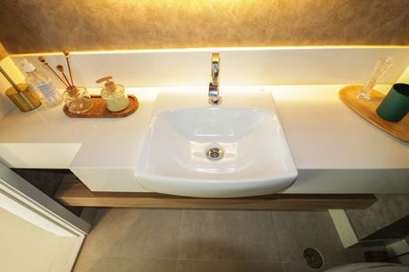 Apartamento à venda com 335m², 4 quartos e 6 vagas Apartamento à venda com 335m², 4 quartos e 6 vagasLavabo