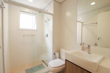 Apartamento à venda com 335m², 4 quartos e 6 vagas Apartamento à venda com 335m², 4 quartos e 6 vagasBanheiro da Suíte 1