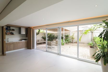 Apartamento à venda com 335m², 4 quartos e 6 vagas Apartamento à venda com 335m², 4 quartos e 6 vagasSala