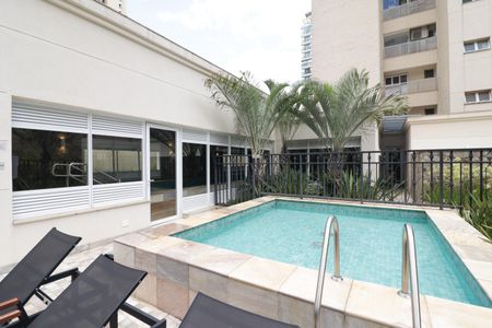 Apartamento à venda com 335m², 4 quartos e 6 vagas Apartamento à venda com 335m², 4 quartos e 6 vagasPiscina