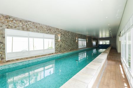 Apartamento à venda com 335m², 4 quartos e 6 vagas Apartamento à venda com 335m², 4 quartos e 6 vagasPiscina Coberta