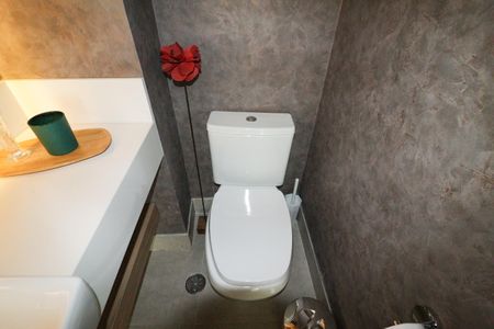 Apartamento à venda com 335m², 4 quartos e 6 vagas Apartamento à venda com 335m², 4 quartos e 6 vagasLavabo