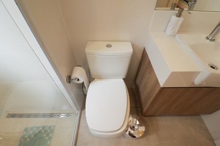 Apartamento à venda com 335m², 4 quartos e 6 vagas Apartamento à venda com 335m², 4 quartos e 6 vagasBanheiro da Suíte 1