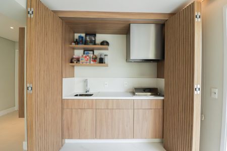 Apartamento à venda com 335m², 4 quartos e 6 vagas Apartamento à venda com 335m², 4 quartos e 6 vagasSala