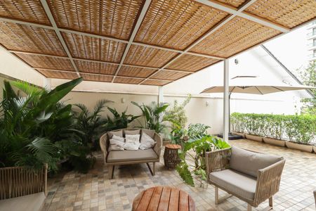 Apartamento à venda com 335m², 4 quartos e 6 vagas Apartamento à venda com 335m², 4 quartos e 6 vagasGarden/Área Externa