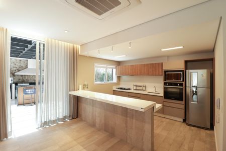 Apartamento à venda com 335m², 4 quartos e 6 vagas Apartamento à venda com 335m², 4 quartos e 6 vagasSalão de Festas