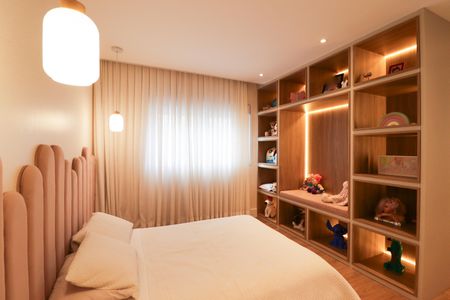 Apartamento à venda com 335m², 4 quartos e 6 vagas Apartamento à venda com 335m², 4 quartos e 6 vagasSuíte 2