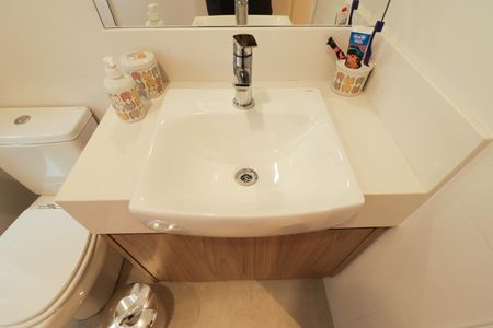 Apartamento à venda com 335m², 4 quartos e 6 vagas Apartamento à venda com 335m², 4 quartos e 6 vagasBanheiro da Suíte 2